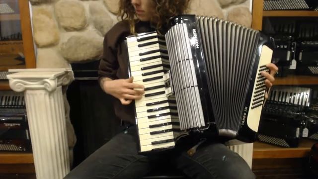 1854 - Black Hohner Tango IM MM 60 $795 смотреть онлайн