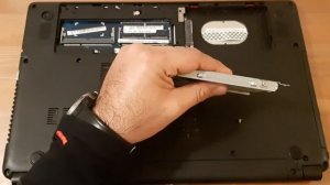 Acer Aspire E1-572 Upgrade Hard Disk To SSD