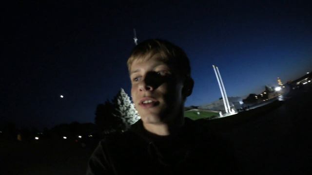 Я хочу машину. А Богдану не нравится смотреть онлайн