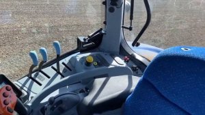 Трактор New Holland T7060 - универсальная техника для ваших задач
