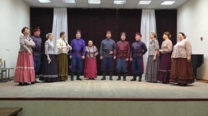 2. Ансамбль старинной казачьей песни “Станица“. “Во лужке“, “Как по питерской дорожке“.