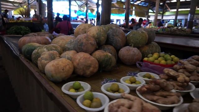 FIJI: The iconic fruit and produce market ?? of NADI!! (Pacific Ocean) смотреть онлайн