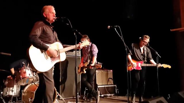 Mick Harvey - The River смотреть онлайн