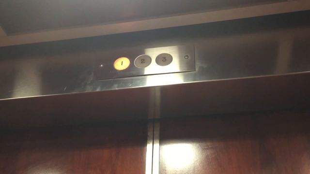 1990 O&W Hydraulic Center Elevator @ Country Inn & Suites Santa Ana/Tustin, CA смотреть онлайн