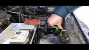 Установка упора капота на Mitsubishi Pajero 4