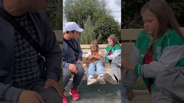 помогите Милане исполнить мечту на 2 мл подписчиков мы купим ей котика  ? #shorts #youtubeshorts смотреть онлайн