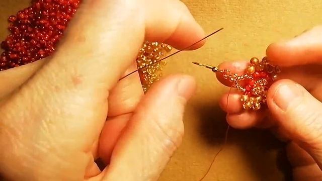 #избисера #сережкиизбисера Серьги висюльки из красных ронделей (новинка) #сережки #beads