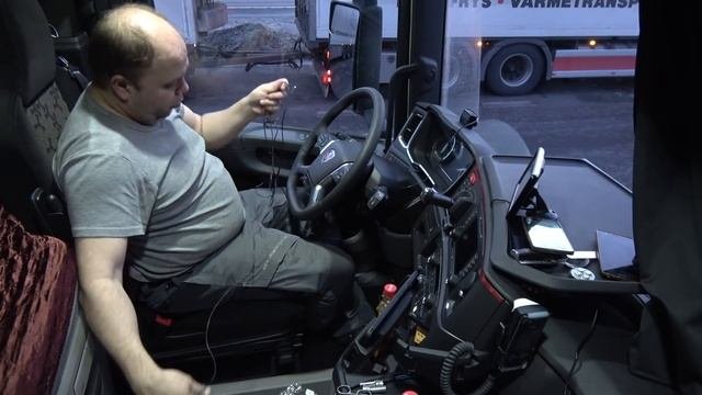 Устанавливаю регистратор в новую тачку