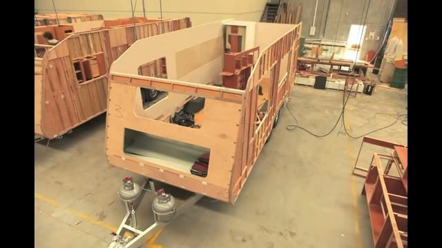 Дом на колесах . Постройка. смотреть онлайн