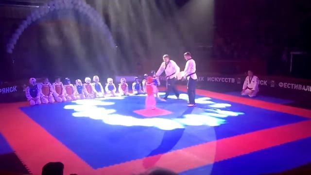 Выступление Владимира Дзубана на фестивале боевых искусств смотреть онлайн