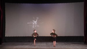 Танец Катюша, учащиеся ДШИ Федорова Ксения и Кондакова Валерия