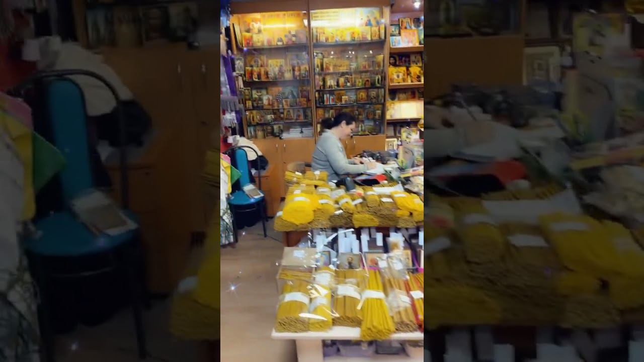 Красивые цветочки мне приносят люди