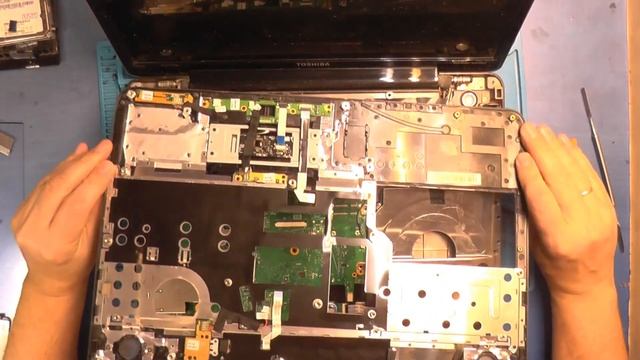 Обслуживание ноутбука TOSHIBA A505 S6005 смотреть онлайн