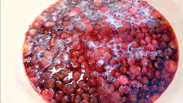 Клубничное варенье! Вкусное лакомство!