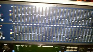 dbx 1231 2-канальный 1/3 октавный графический эквалайзер