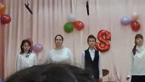 Скорпионс песня Может я, может ты, на русском языке. Исполняет седьмой класс. финал концерта.