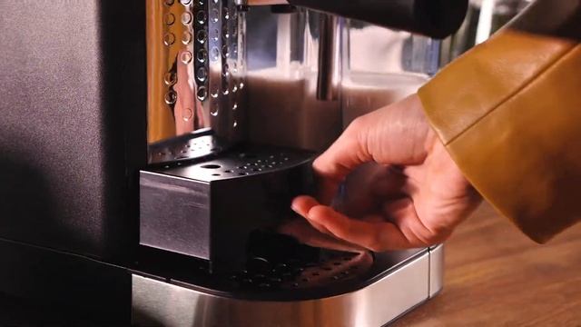 Кофемашина рожкового типа MAUNFELD MF-720S PRO смотреть онлайн