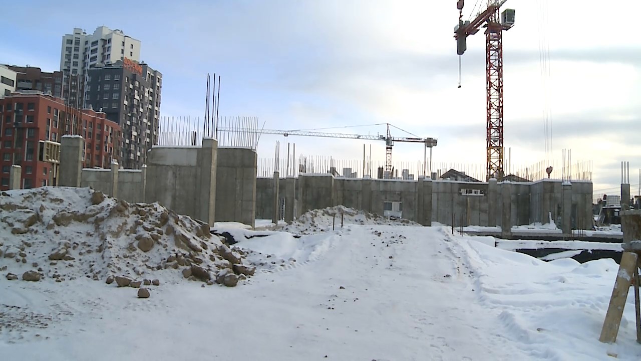 Строящиеся социальные объекты в поселке Нагорное и мкрн. Строитель осмотрела рабочая группа