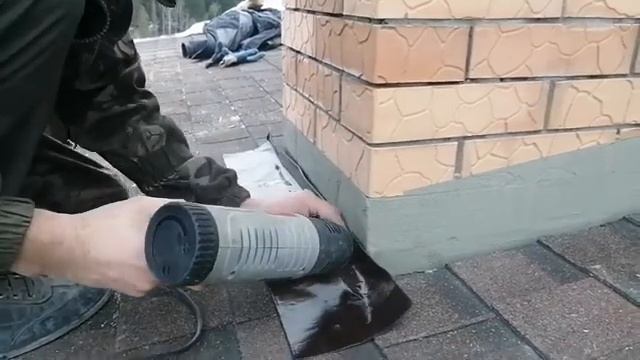 Гидро изоляция кровли и печной трубы.