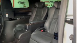 Тойота Альфард - сделали салон задним пассажирам Maximus Light Edition