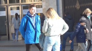 Девушка Начнет Смеяться при Знакомстве. Показал на Примере Знакомства Как Начать Разговор с Девушко