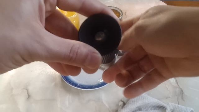 Измерения влажности меда с помощью Рефрактометра смотреть онлайн