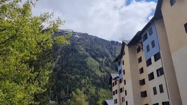 Я остаюсь в Шамони! Мне предложили работу! Сбылась мечта: теперь у меня итальянская обувь и сумки! смотреть онлайн