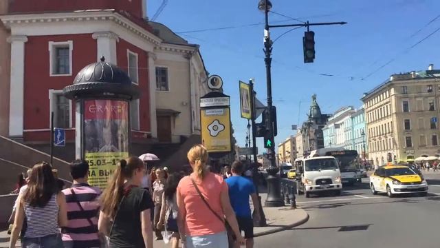 Путешествие по Санкт-Петербургу - Невский проспект. От Казанского собора до Аничкова моста!
