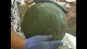 мастер класс по изготовлению декоративных шаров из бетона для сада ,своими руками .