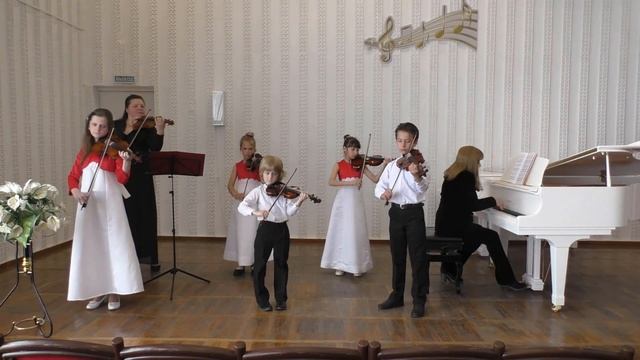 Ансамбль скрипачей младших классов - ДМШ №1, г.Керчь смотреть онлайн