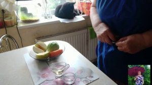 Салат из зелёной редьки с яблоком.