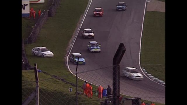 1994 VW Vento VR6 Challenge - Round 12 Brands Hatch crash смотреть онлайн