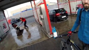 Мойка велосипеда на автомойке в Калининграде