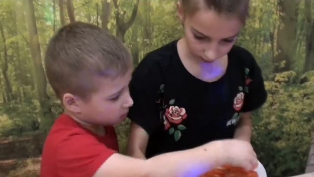 Дети готовят вкусную пиццу! ?Данила вместе с Машей! ? смотреть онлайн