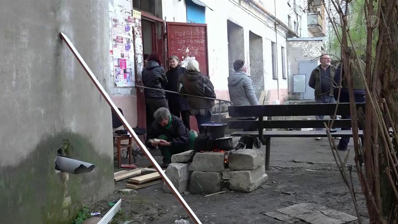 Украинские радикалы при отступлении оставляют жителей без воды и электричества