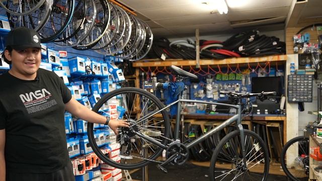 Bicicleta hibrida rapida y economica FX 2 de Trek | Un Ciclista Mas смотреть онлайн