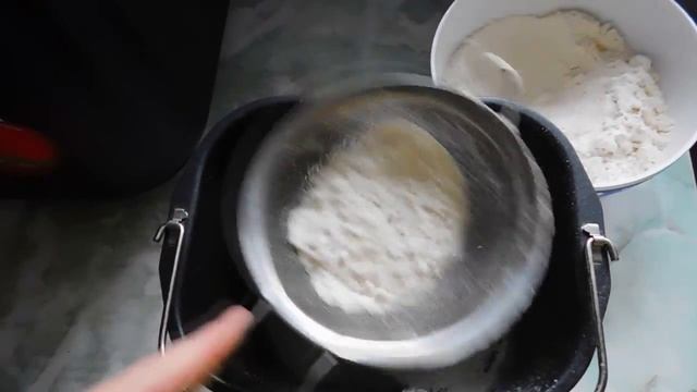 Хлеб дрожжевой пшеничный в хлебопечке/Bread