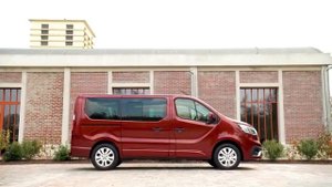 Новый Renault Trafic Combi 2021 года - лучший семейный фургон с интерьером - экстерьером.