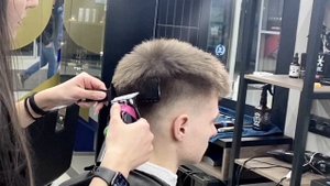 Мужская современная стрижка на торчащий волос 2020 / men's hairstyle popular haircuts for men