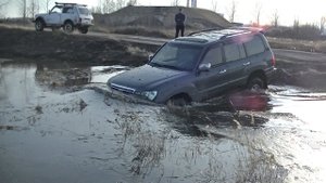 Lexus LX 470, Land Cruiser 100, Lada 4x4, Suzuki Escudo. Утопили немного Эскудика...
