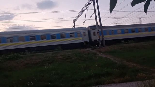 На Запорожье-Грузовом проезжает ЧС7-123 Запорожье-1—Киев-Пассажирский смотреть онлайн