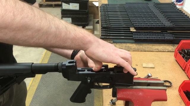 WK180C External Bolt Catch Installation смотреть онлайн