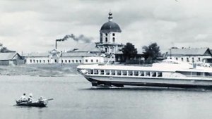 Теплоход на подводных крыльях РАКЕТА - 65 лет первому рейсу