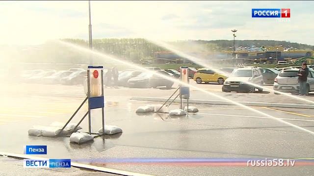 Пензенские спасатели в преддверии профессионального праздника показали свое мастерство горожанам смотреть онлайн