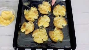 МЯТЫЙ Картофель с чесноком и сыром в духовке!//CRUMPLED Potatoes with garlic and cheese in the oven