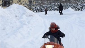 дети на снегоходе