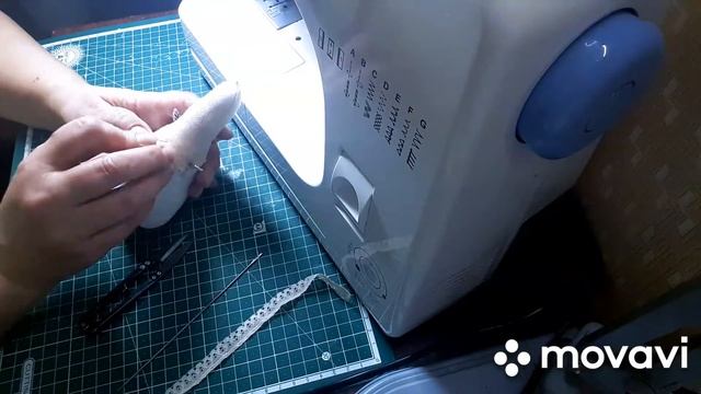 Экономлю трикотаж.Шью обтяжку для шейки куклы.Текстильная кукла .МК. смотреть онлайн