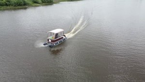 Покатушки на понтонном катере.