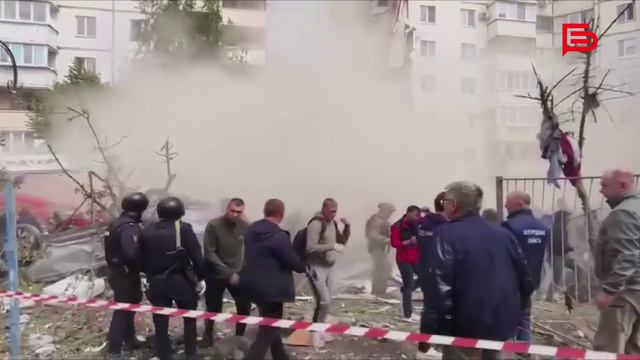 Весь день 12 мая спасатели разбирали завалы дома на Щорса, 55а, в Белгороде