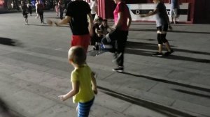 Китайские танцы на Хайнане, Санья, бухта Дадунхай. Китайский праздник